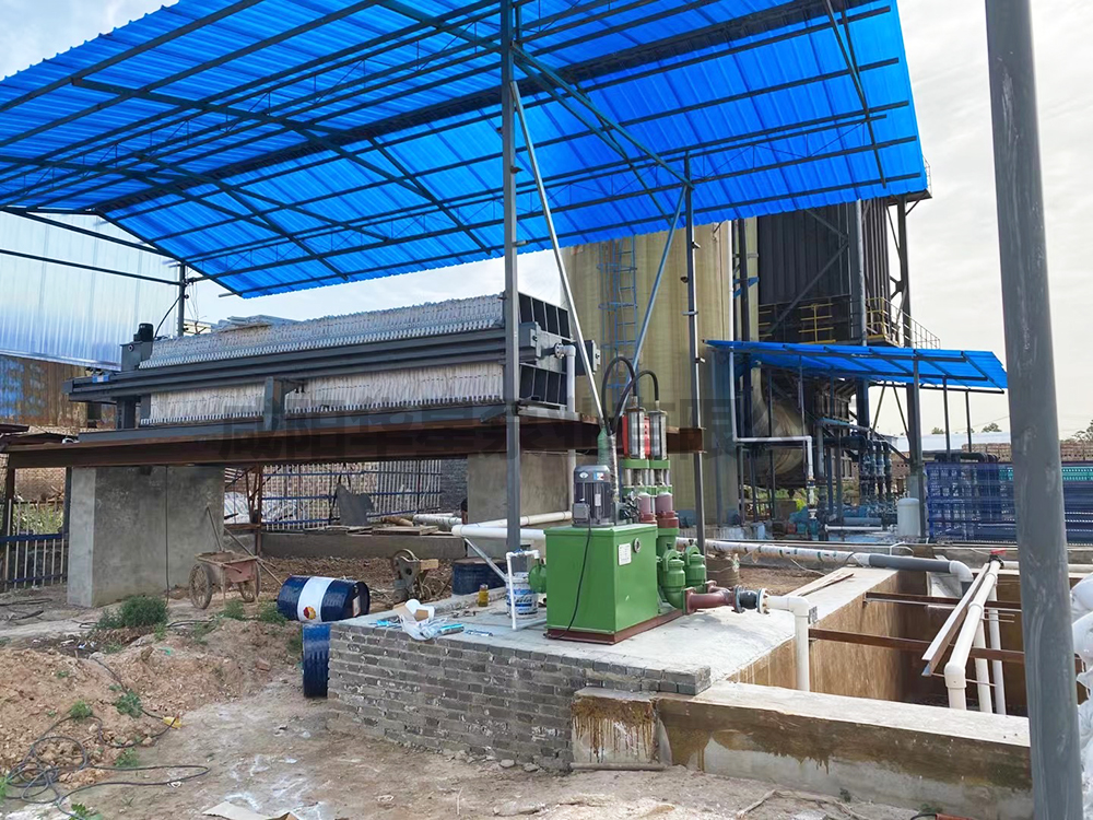 咸陽華星泵業生產的污泥液壓柱塞泵在磚廠使用現場 磚廠壓濾機客戶案例